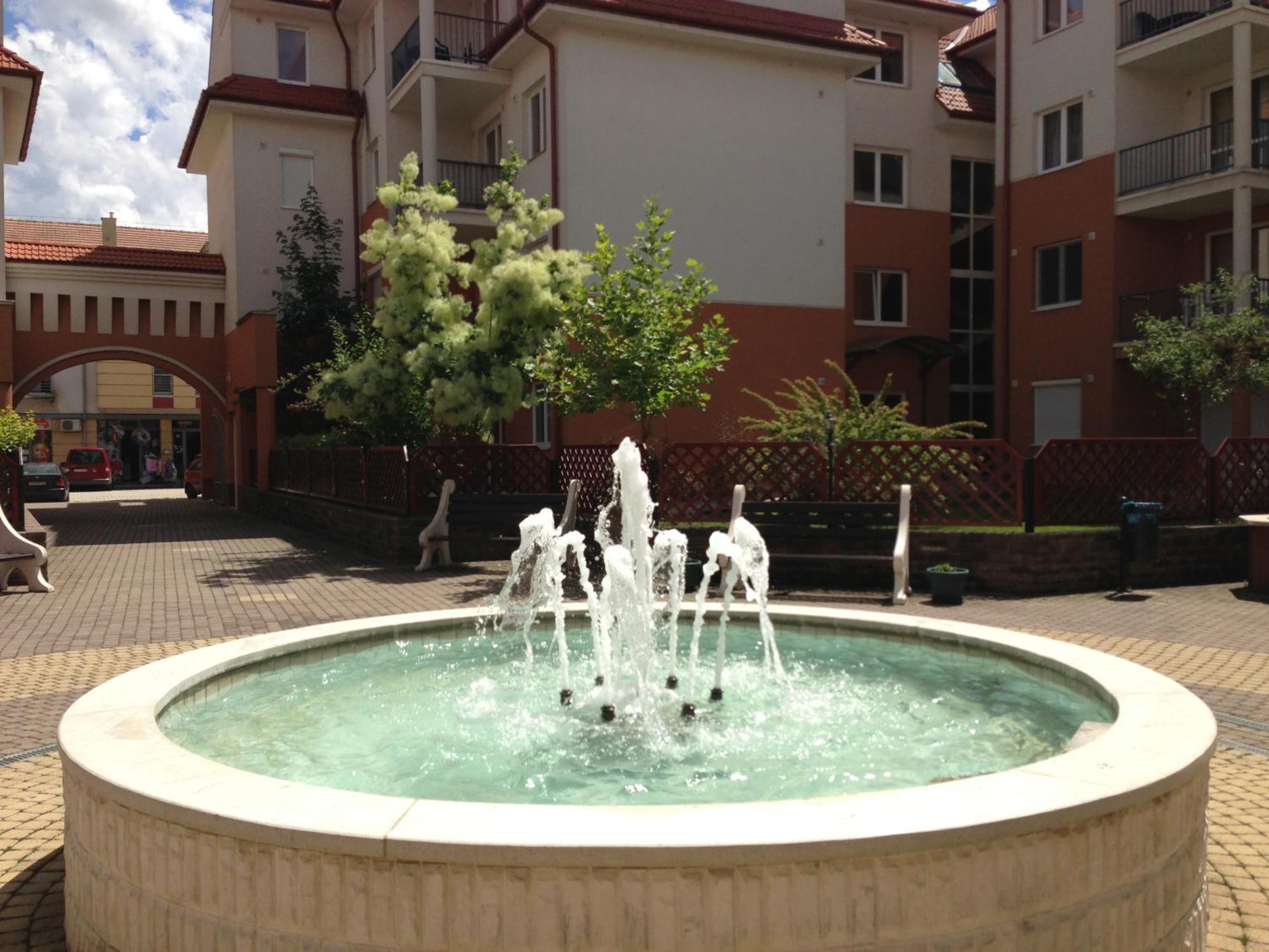 Tommy Apartman Hajduszoboszlo Exterior photo